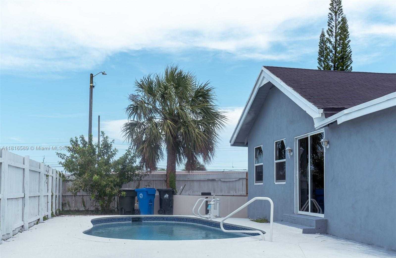 Small Image of 3613 SOUTH WEST 12TH PL, Fort Lauderdale Number 24