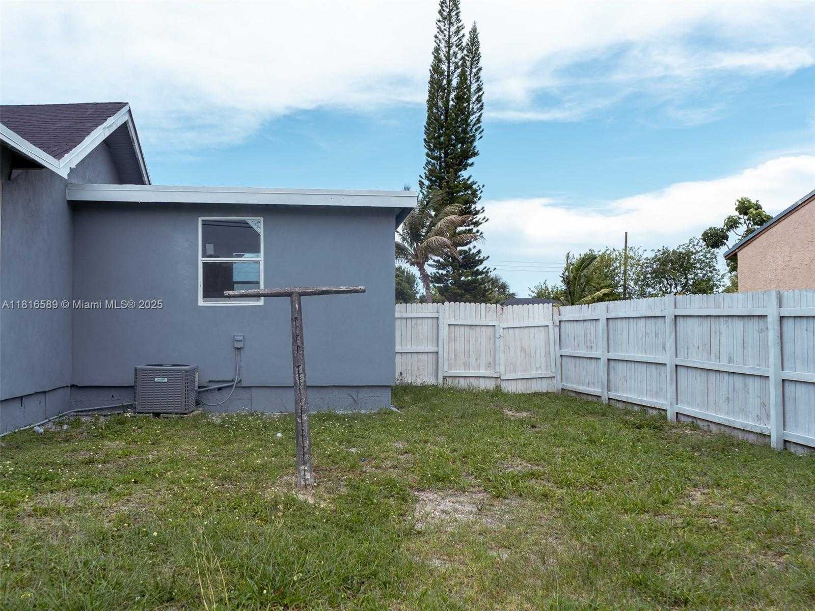Small Image of 3613 SOUTH WEST 12TH PL, Fort Lauderdale Number 27