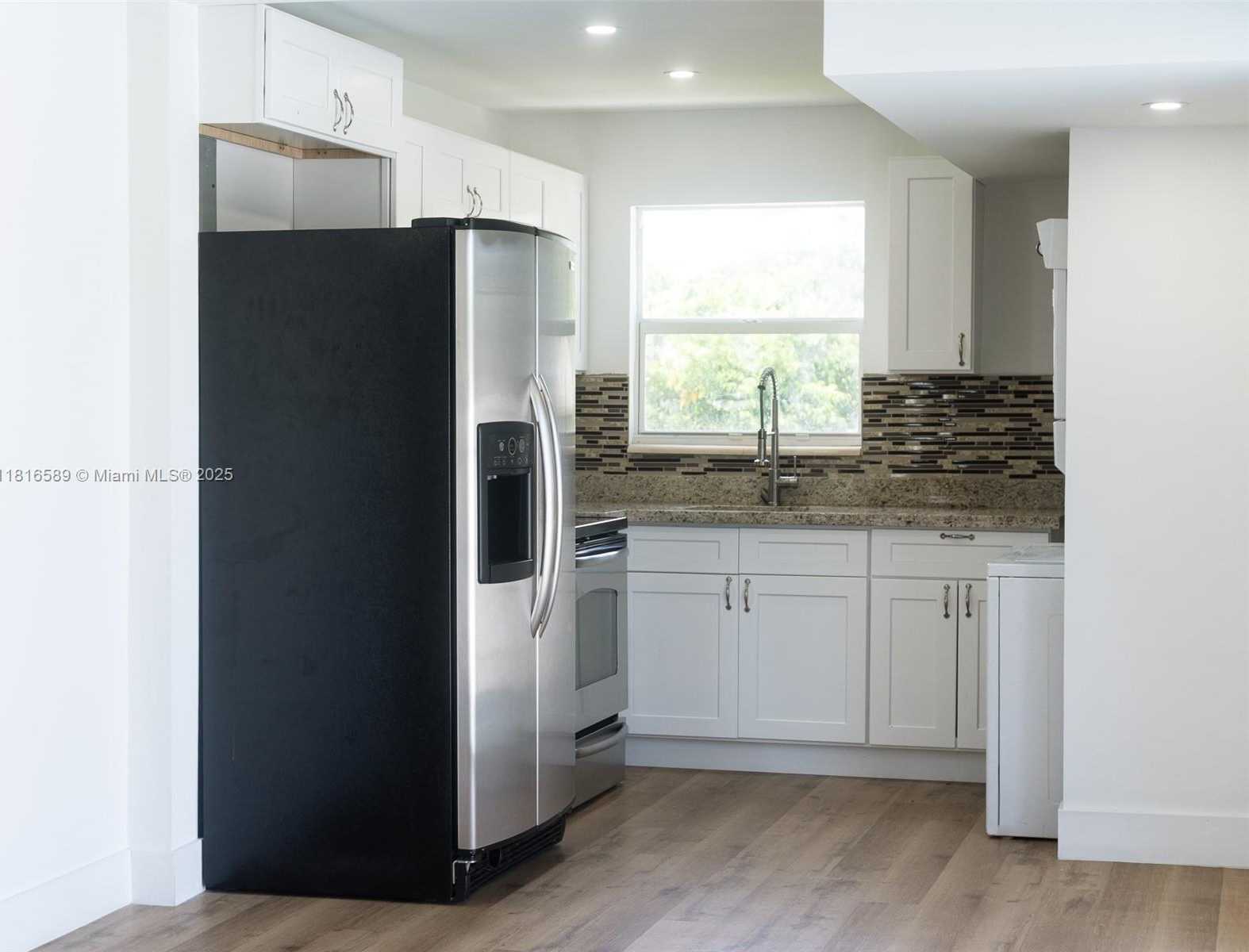 Small Image of 3613 SOUTH WEST 12TH PL, Fort Lauderdale Number 8