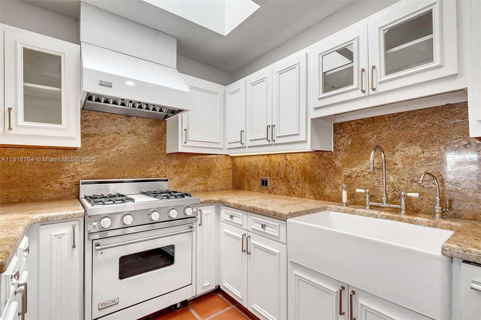 Small Image of 325 BONTONA AVE, Fort Lauderdale Number 10