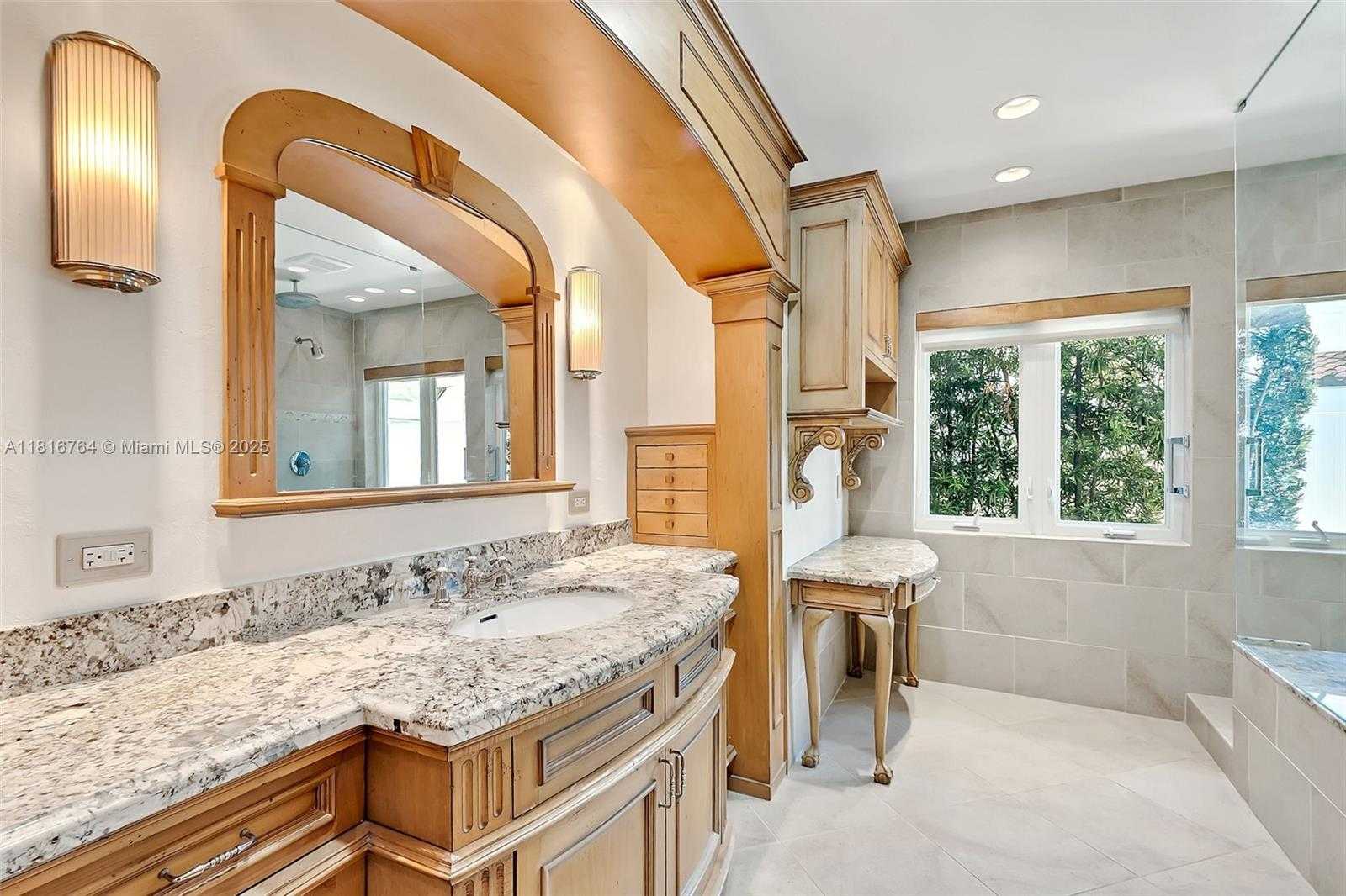 Small Image of 325 BONTONA AVE, Fort Lauderdale Number 14