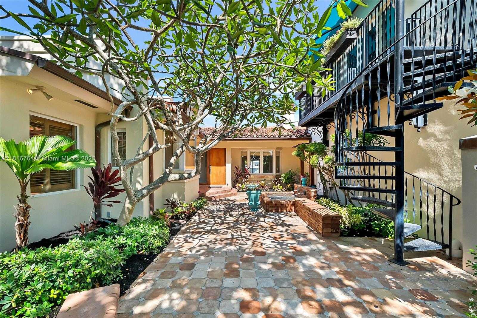 Small Image of 325 BONTONA AVE, Fort Lauderdale Number 4