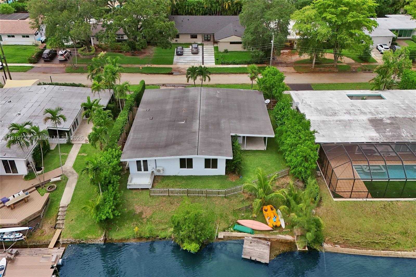 Small Image of 2050 NORTH EAST 196TH TER, North Miami Beach Number 11