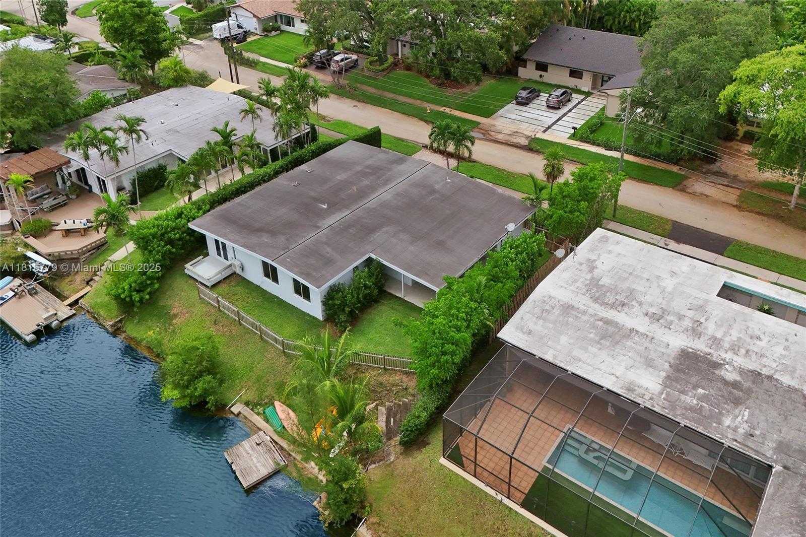 Small Image of 2050 NORTH EAST 196TH TER, North Miami Beach Number 12