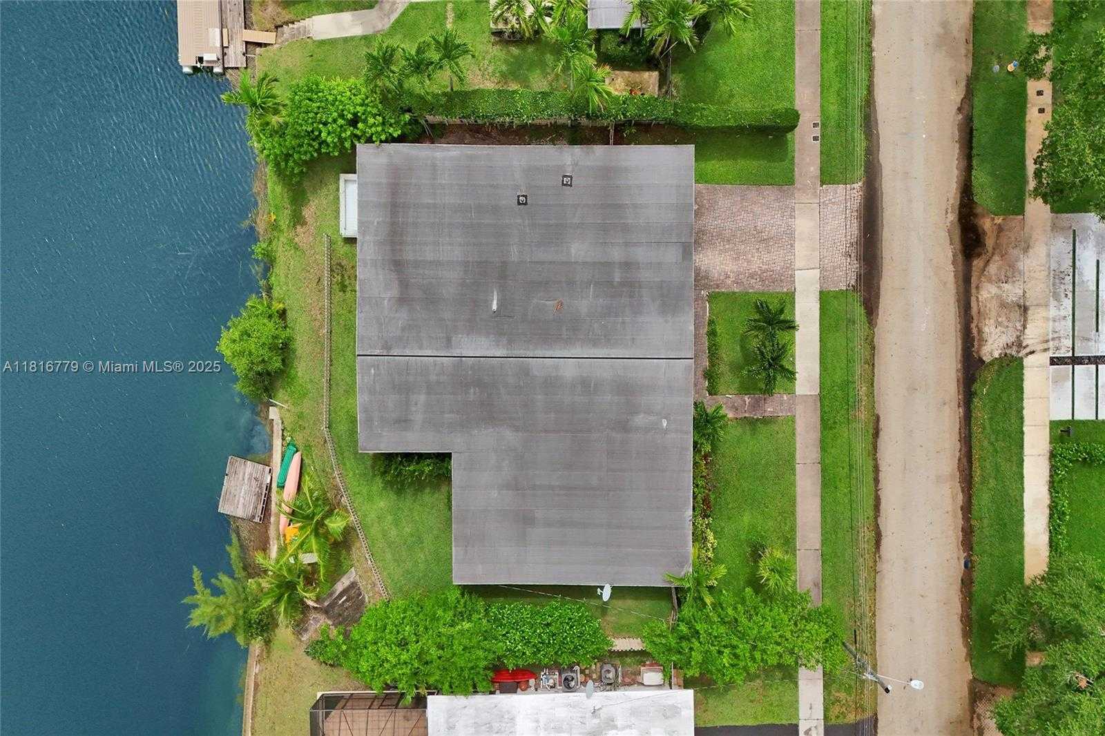 Small Image of 2050 NORTH EAST 196TH TER, North Miami Beach Number 19
