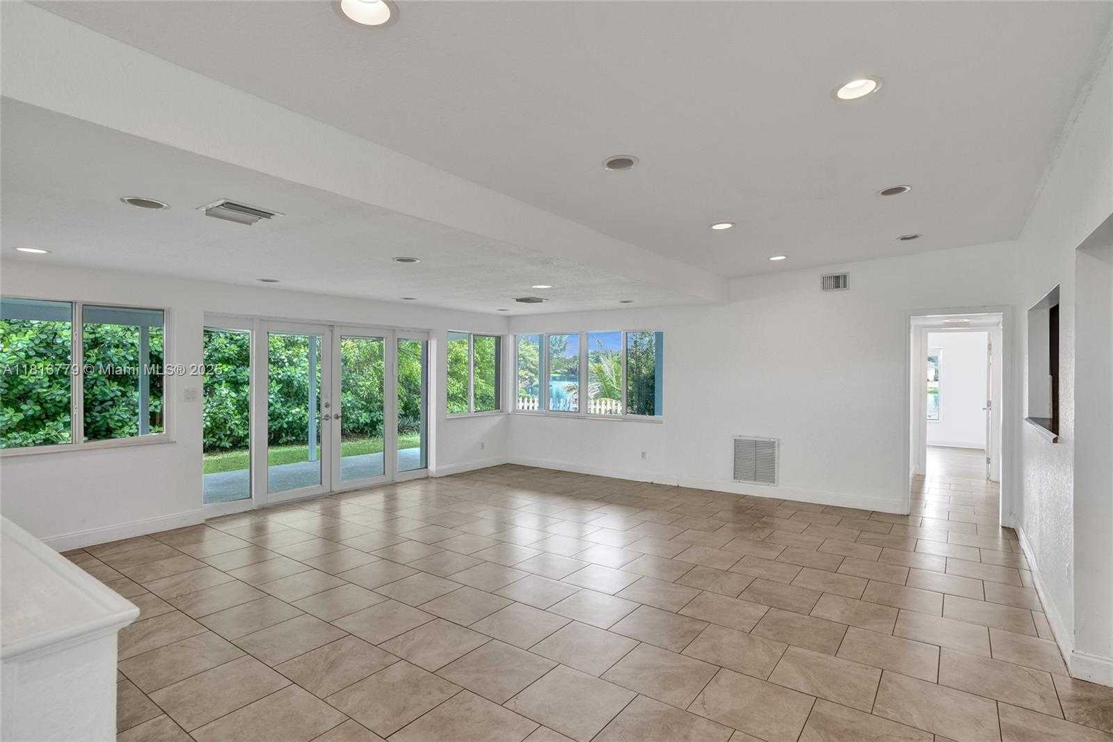 Small Image of 2050 NORTH EAST 196TH TER, North Miami Beach Number 23