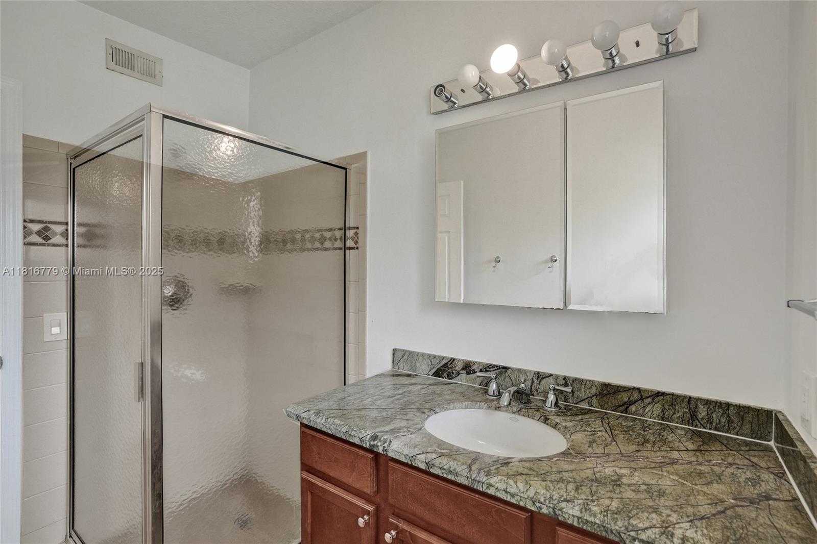 Small Image of 2050 NORTH EAST 196TH TER, North Miami Beach Number 26