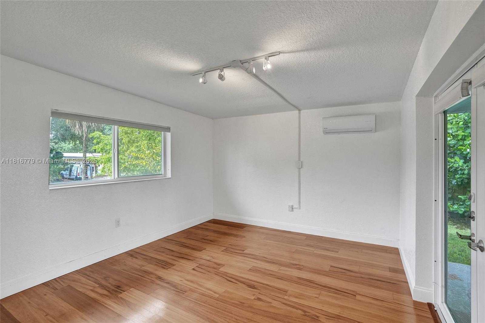 Small Image of 2050 NORTH EAST 196TH TER, North Miami Beach Number 27
