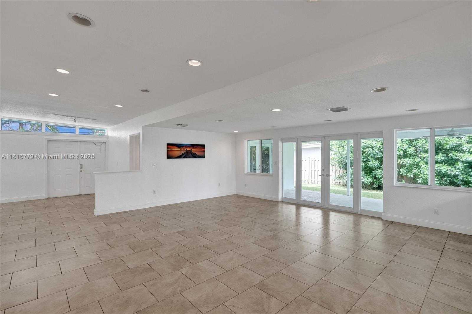 Small Image of 2050 NORTH EAST 196TH TER, North Miami Beach Number 31