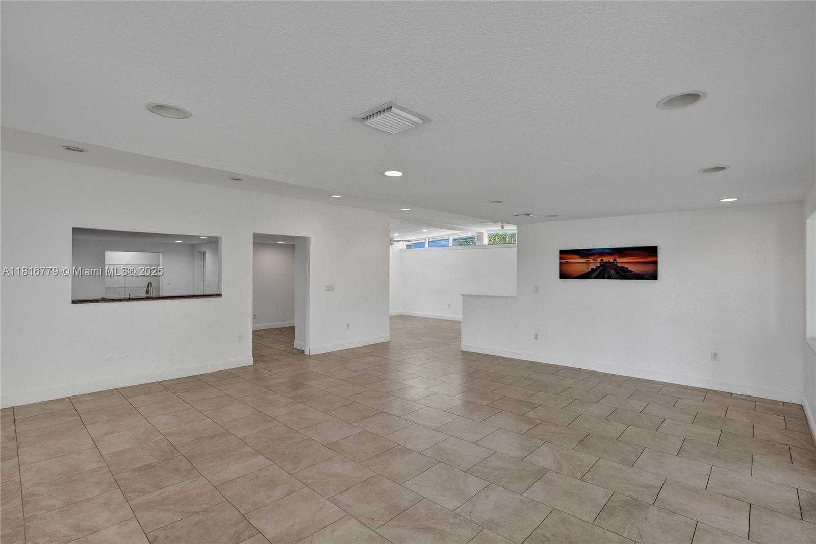 Small Image of 2050 NORTH EAST 196TH TER, North Miami Beach Number 32