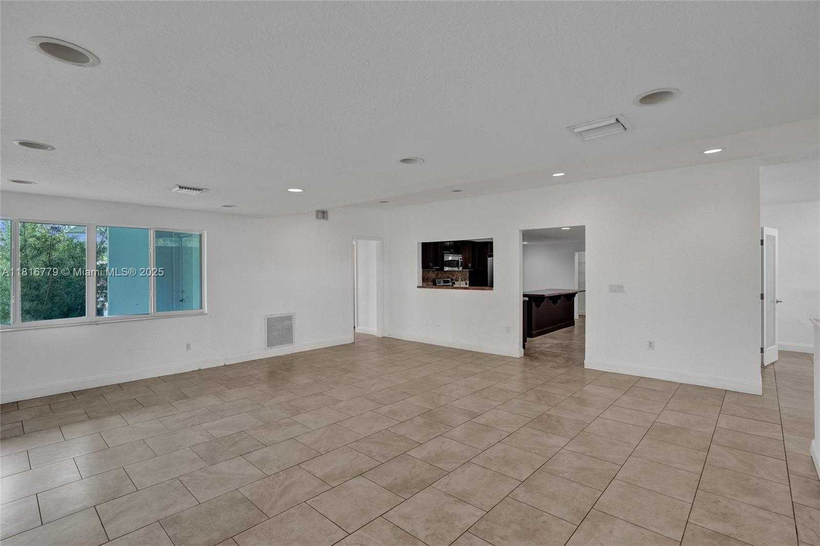 Small Image of 2050 NORTH EAST 196TH TER, North Miami Beach Number 33