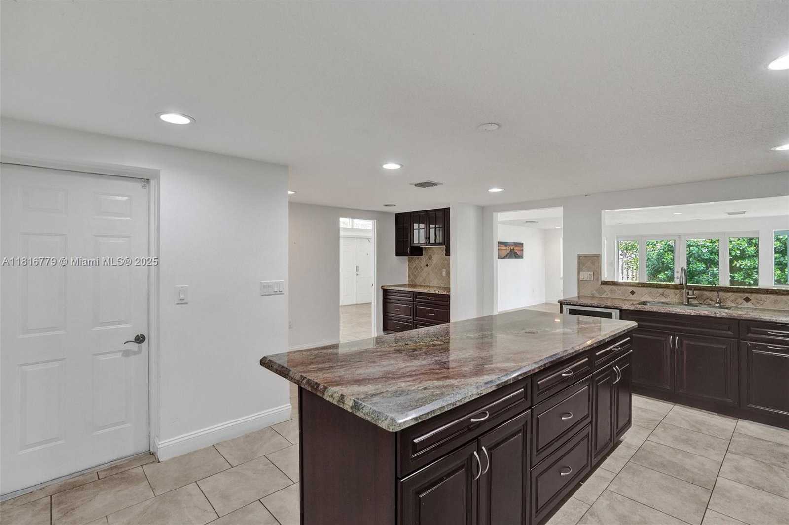 Small Image of 2050 NORTH EAST 196TH TER, North Miami Beach Number 36