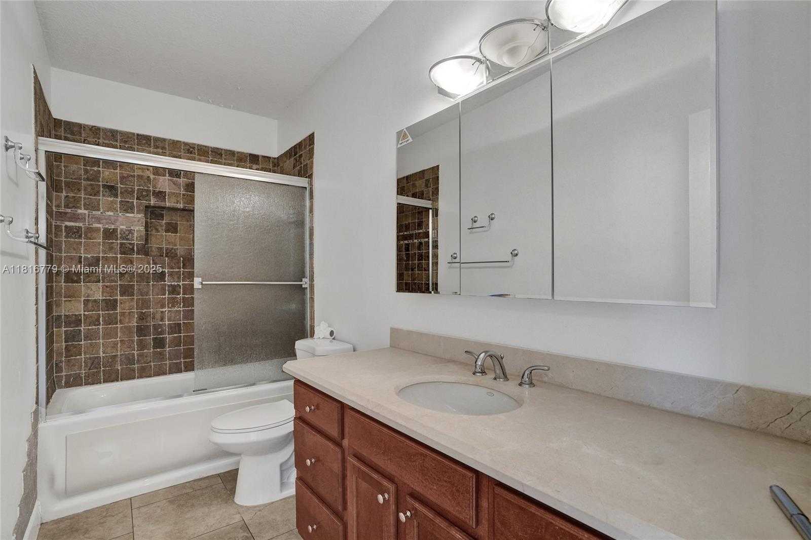 Small Image of 2050 NORTH EAST 196TH TER, North Miami Beach Number 40