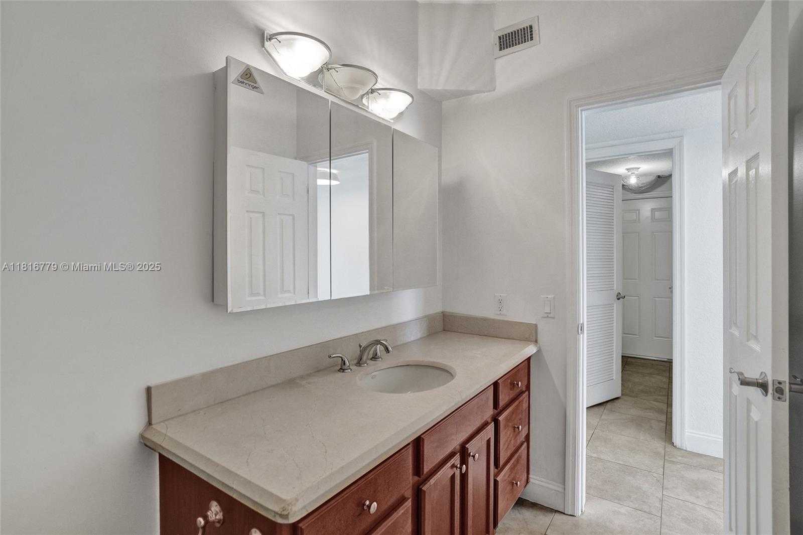 Small Image of 2050 NORTH EAST 196TH TER, North Miami Beach Number 41