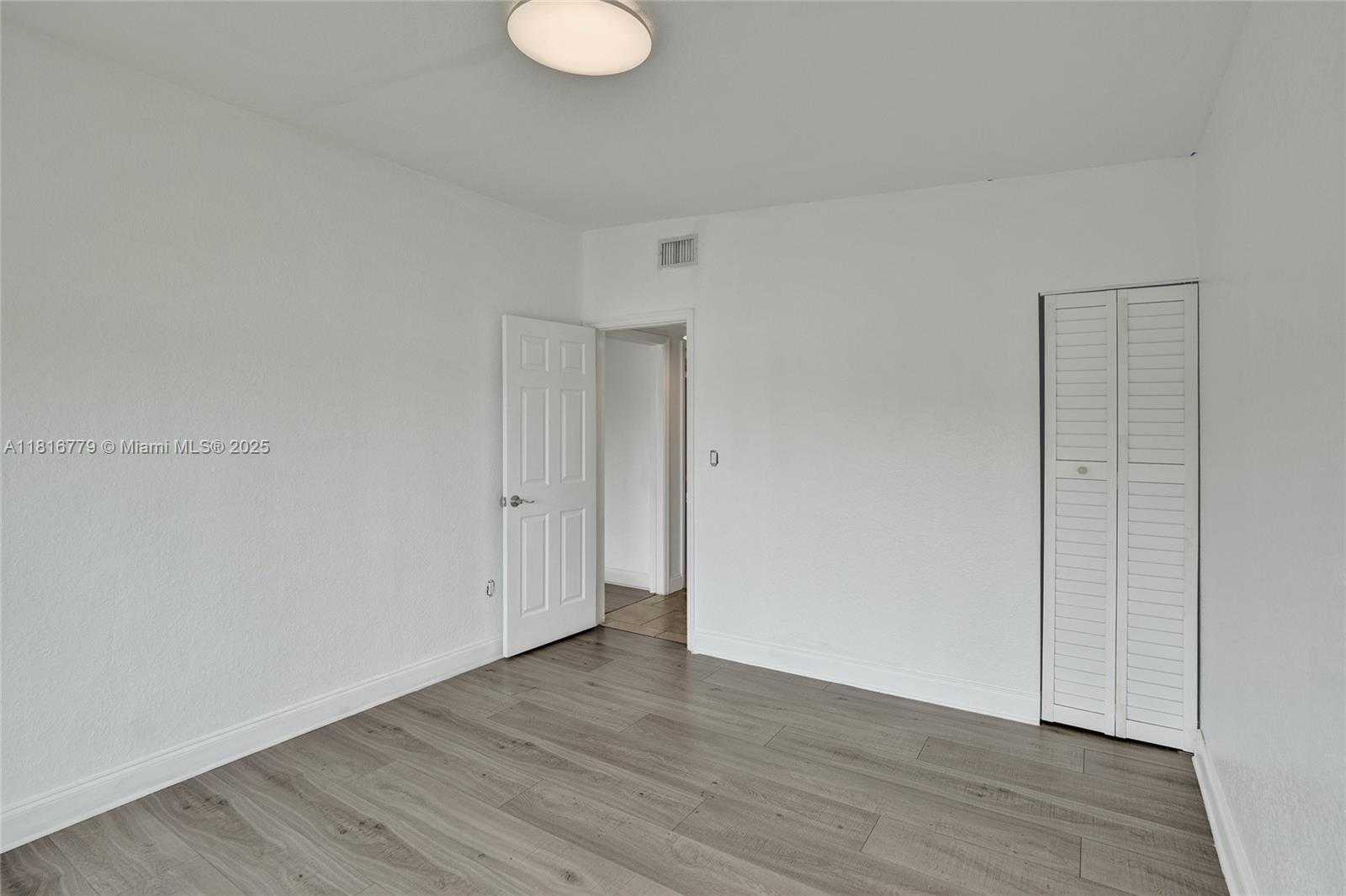 Small Image of 2050 NORTH EAST 196TH TER, North Miami Beach Number 44