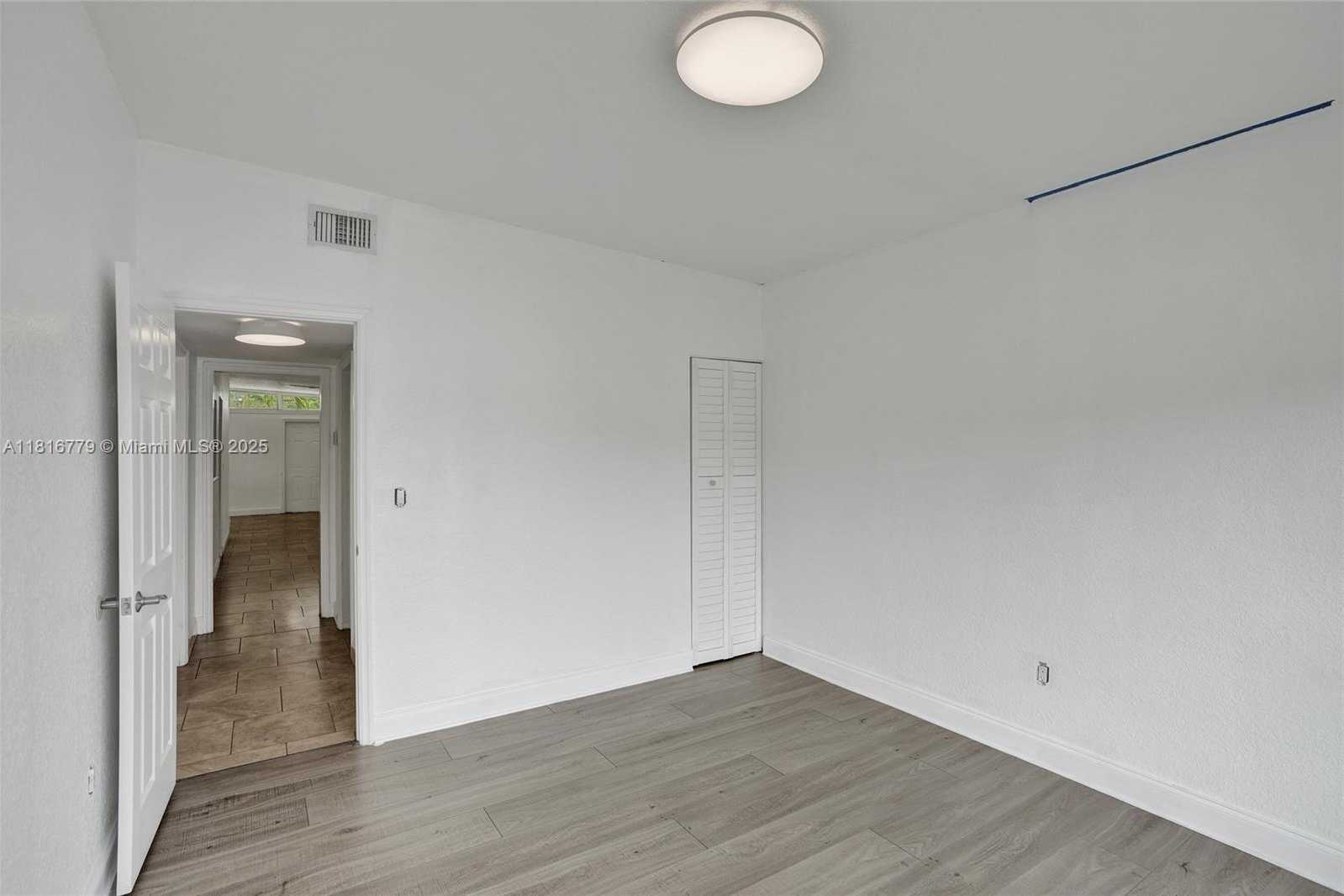 Small Image of 2050 NORTH EAST 196TH TER, North Miami Beach Number 45