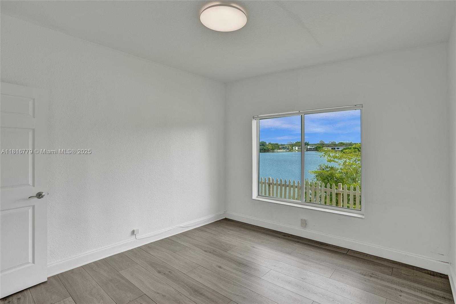 Small Image of 2050 NORTH EAST 196TH TER, North Miami Beach Number 47
