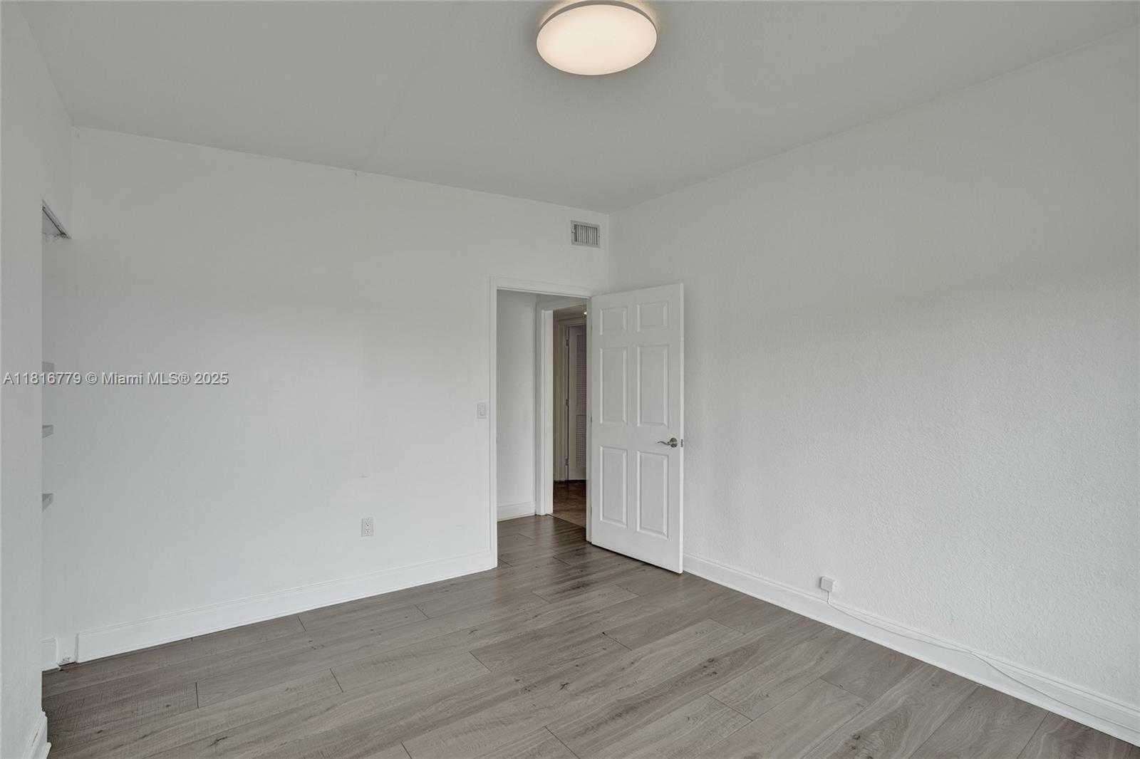Small Image of 2050 NORTH EAST 196TH TER, North Miami Beach Number 48