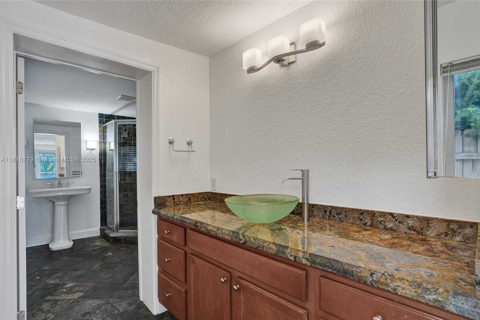 Small Image of 2050 NORTH EAST 196TH TER, North Miami Beach Number 54