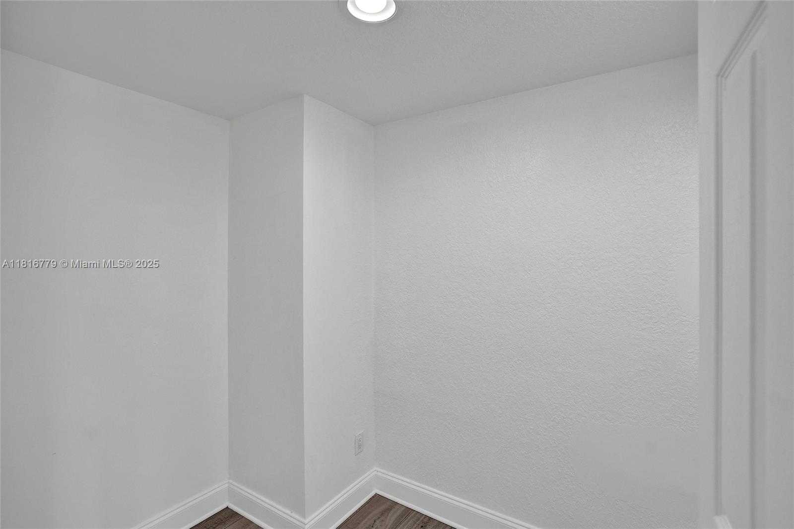 Small Image of 2050 NORTH EAST 196TH TER, North Miami Beach Number 58