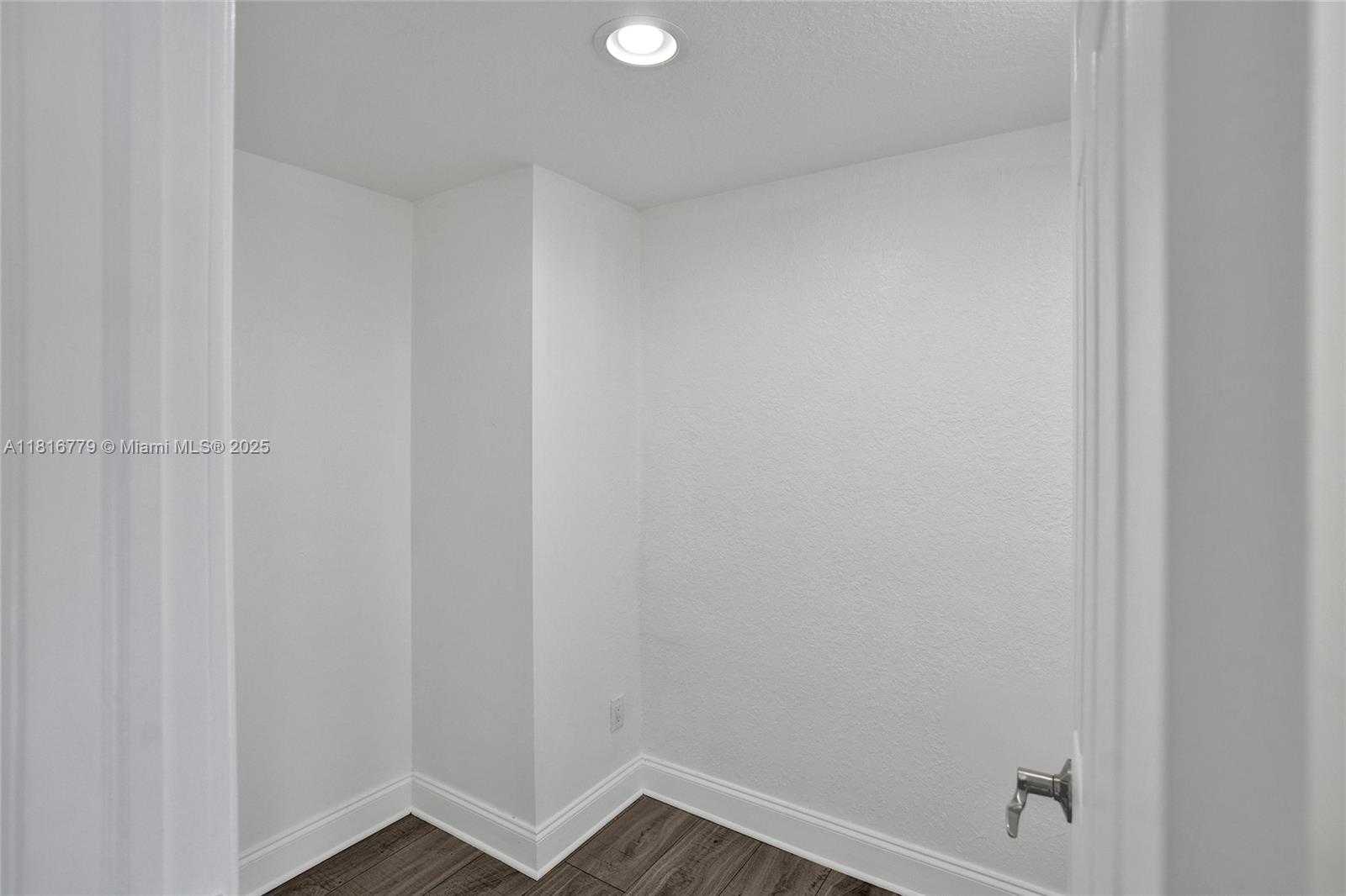 Small Image of 2050 NORTH EAST 196TH TER, North Miami Beach Number 59
