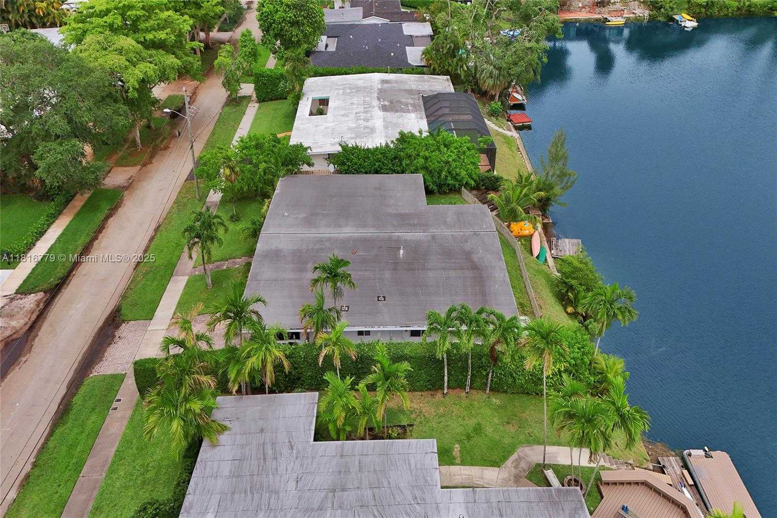 Small Image of 2050 NORTH EAST 196TH TER, North Miami Beach Number 9