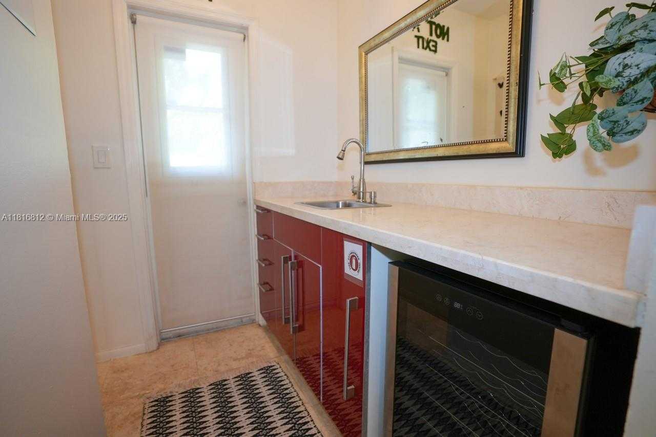 Small Image of 1329 TYLER ST, Hollywood Number 18