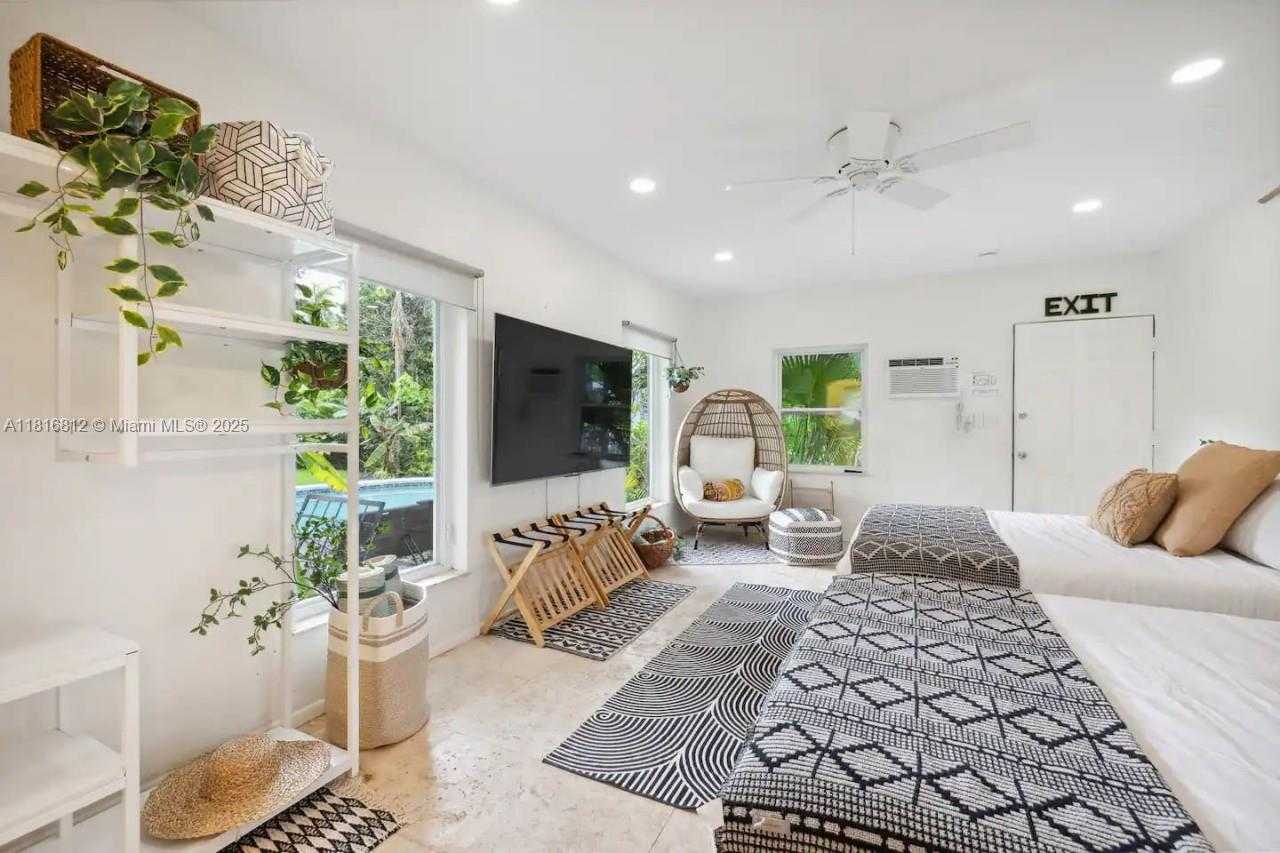 Small Image of 1329 TYLER ST, Hollywood Number 20
