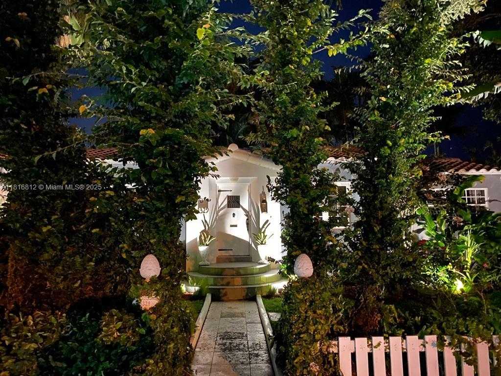 Small Image of 1329 TYLER ST, Hollywood Number 3