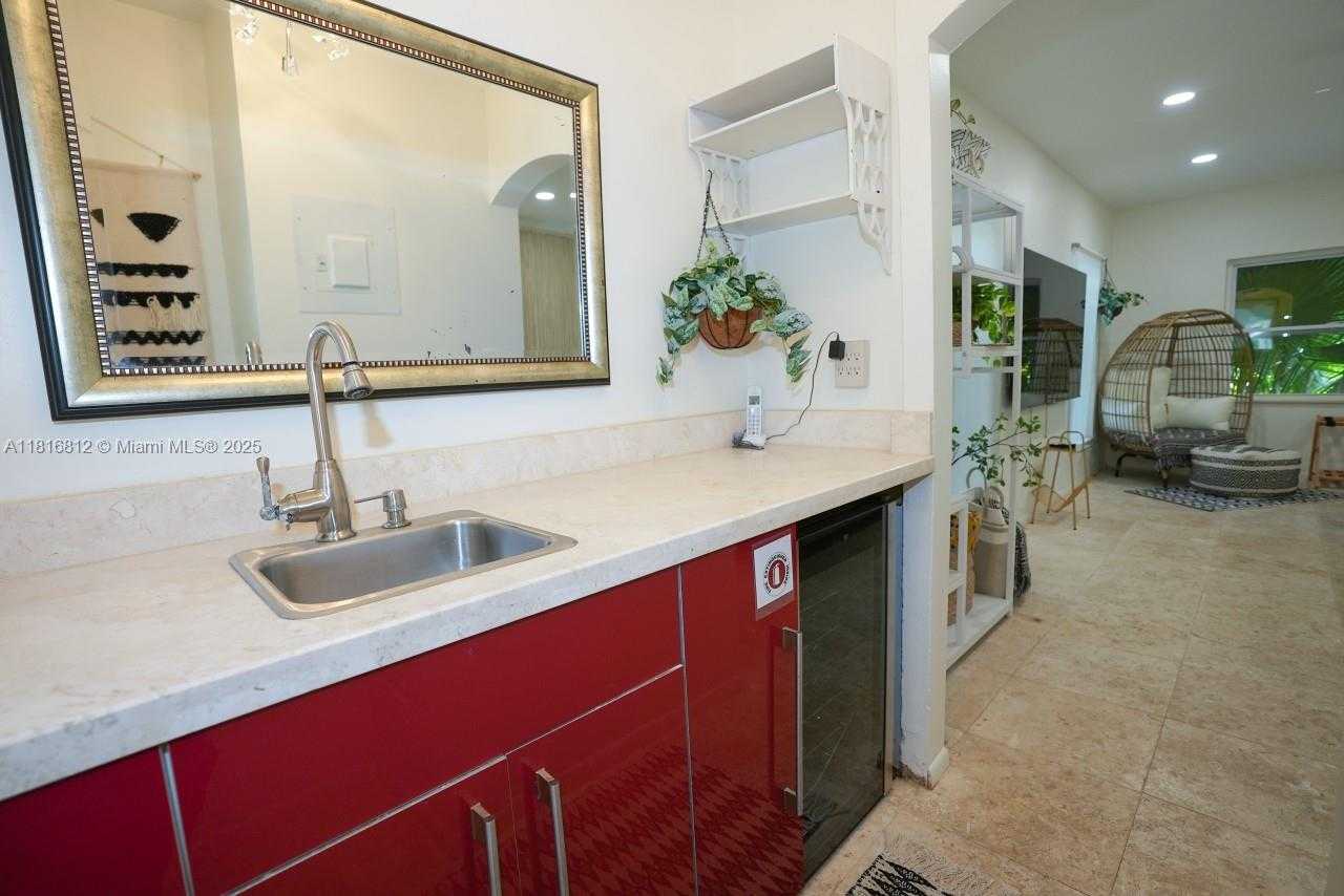 Small Image of 1329 TYLER ST, Hollywood Number 34