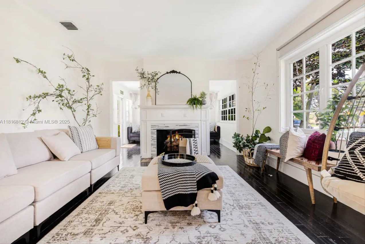 Small Image of 1329 TYLER ST, Hollywood Number 5