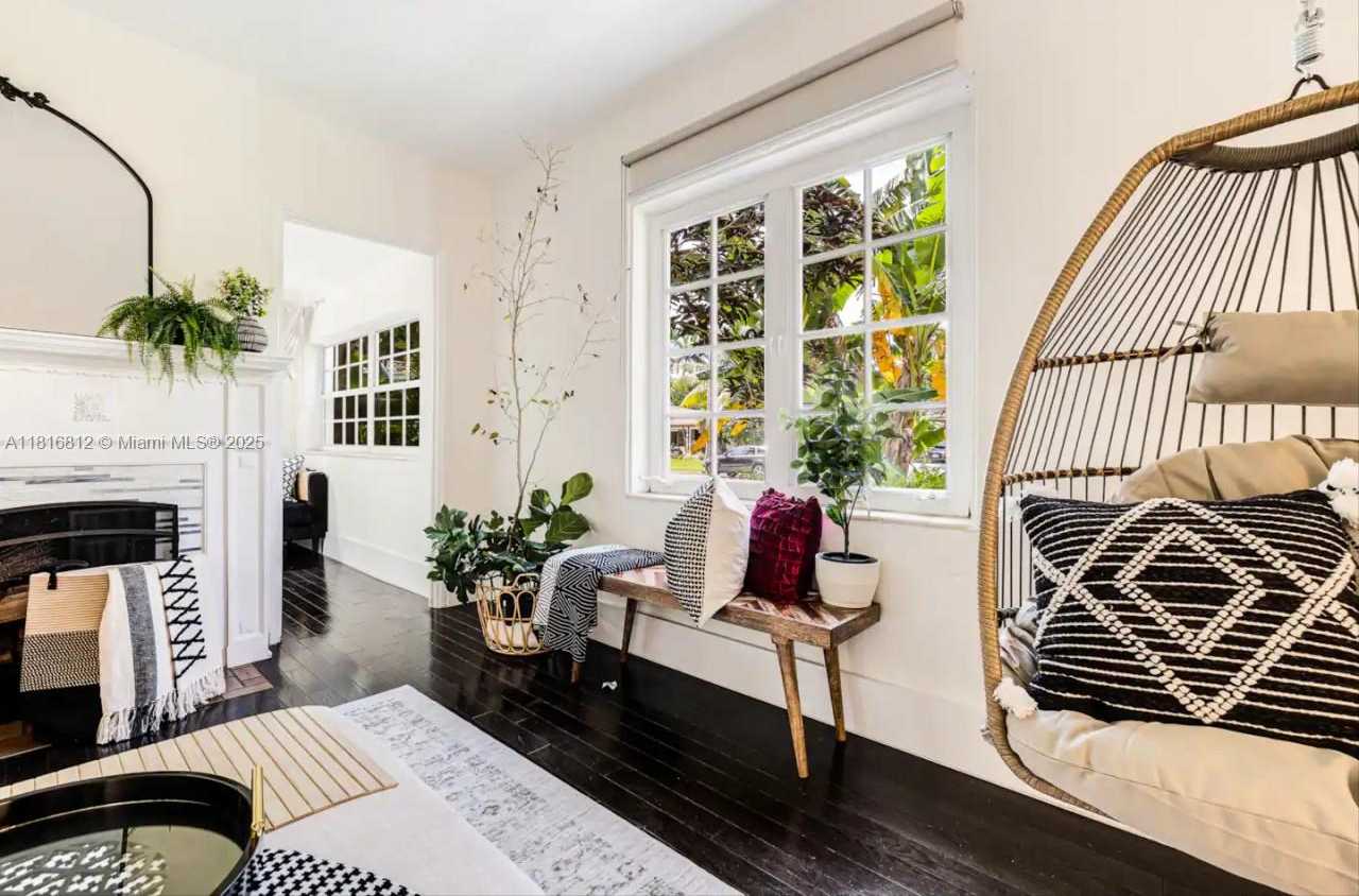 Small Image of 1329 TYLER ST, Hollywood Number 6