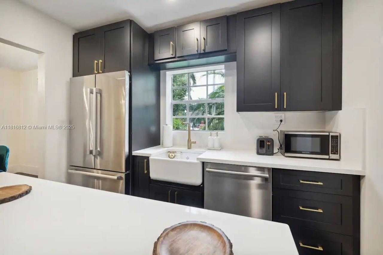 Small Image of 1329 TYLER ST, Hollywood Number 8