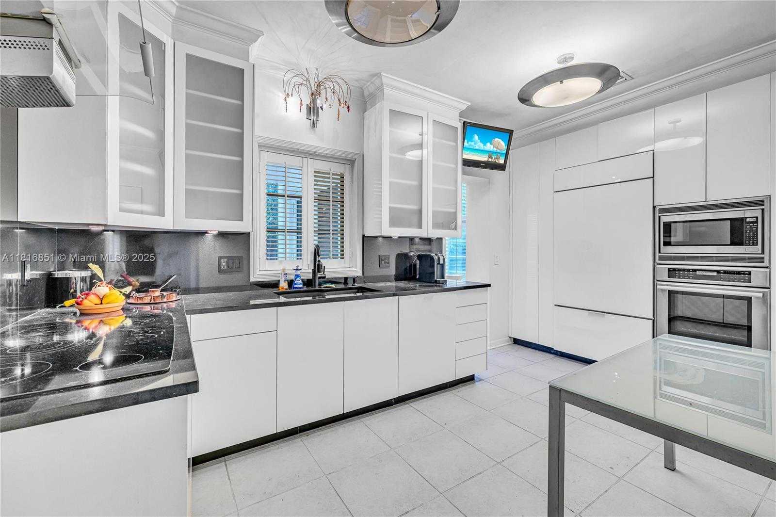 Small Image of 923 CATALONIA AVE, Coral Gables Number 15