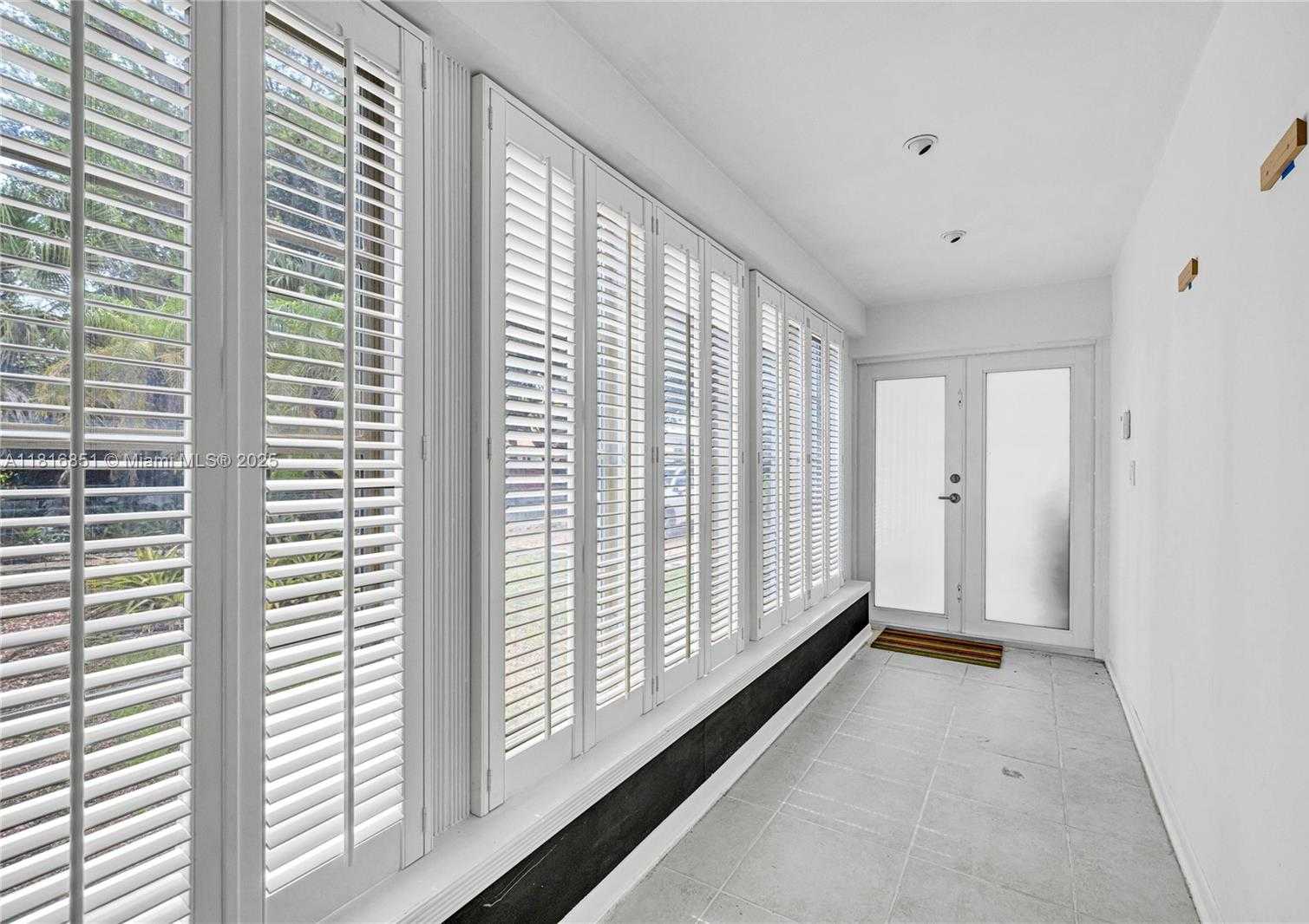 Small Image of 923 CATALONIA AVE, Coral Gables Number 2
