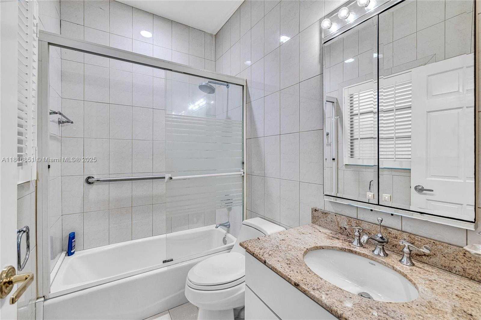 Small Image of 923 CATALONIA AVE, Coral Gables Number 22