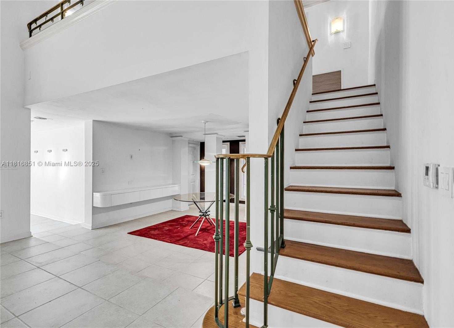 Small Image of 923 CATALONIA AVE, Coral Gables Number 23