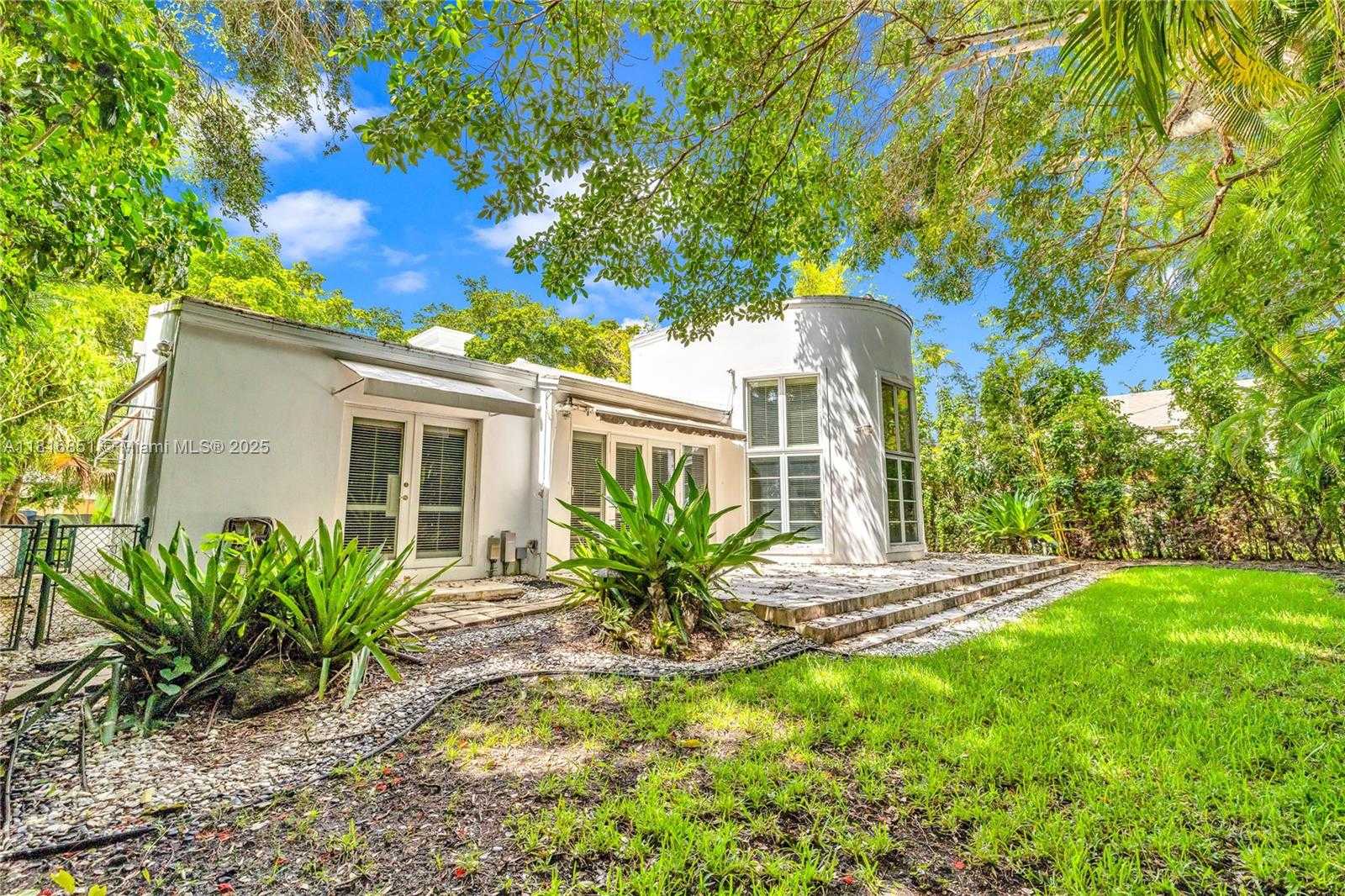 Small Image of 923 CATALONIA AVE, Coral Gables Number 28