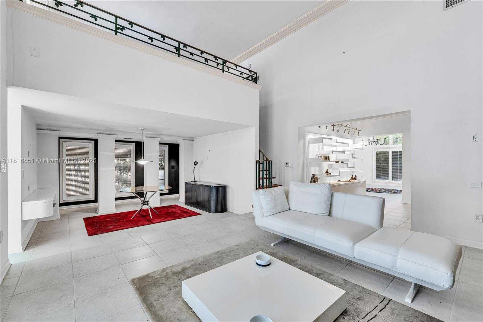 Small Image of 923 CATALONIA AVE, Coral Gables Number 5