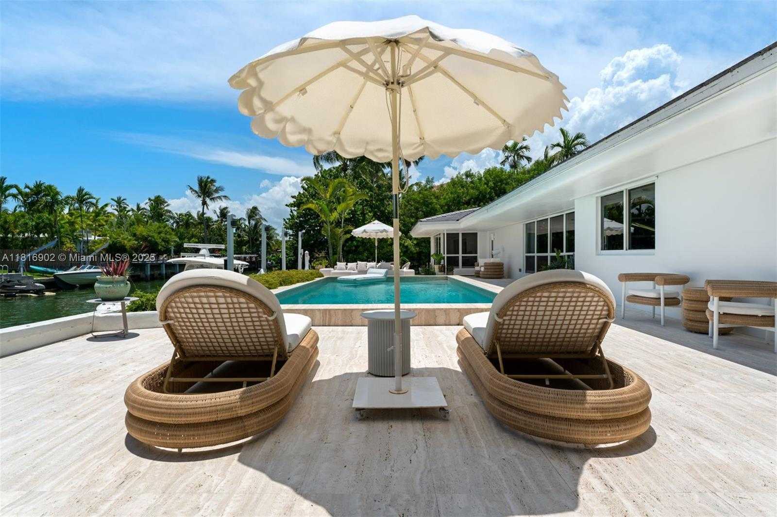 Small Image of 1250 NORTH EAST 87TH ST, Miami Number 30