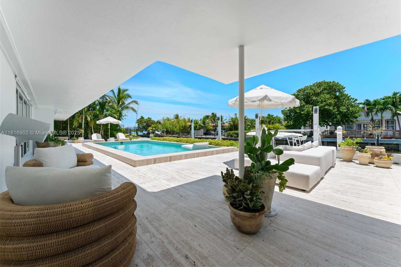 Small Image of 1250 NORTH EAST 87TH ST, Miami Number 31