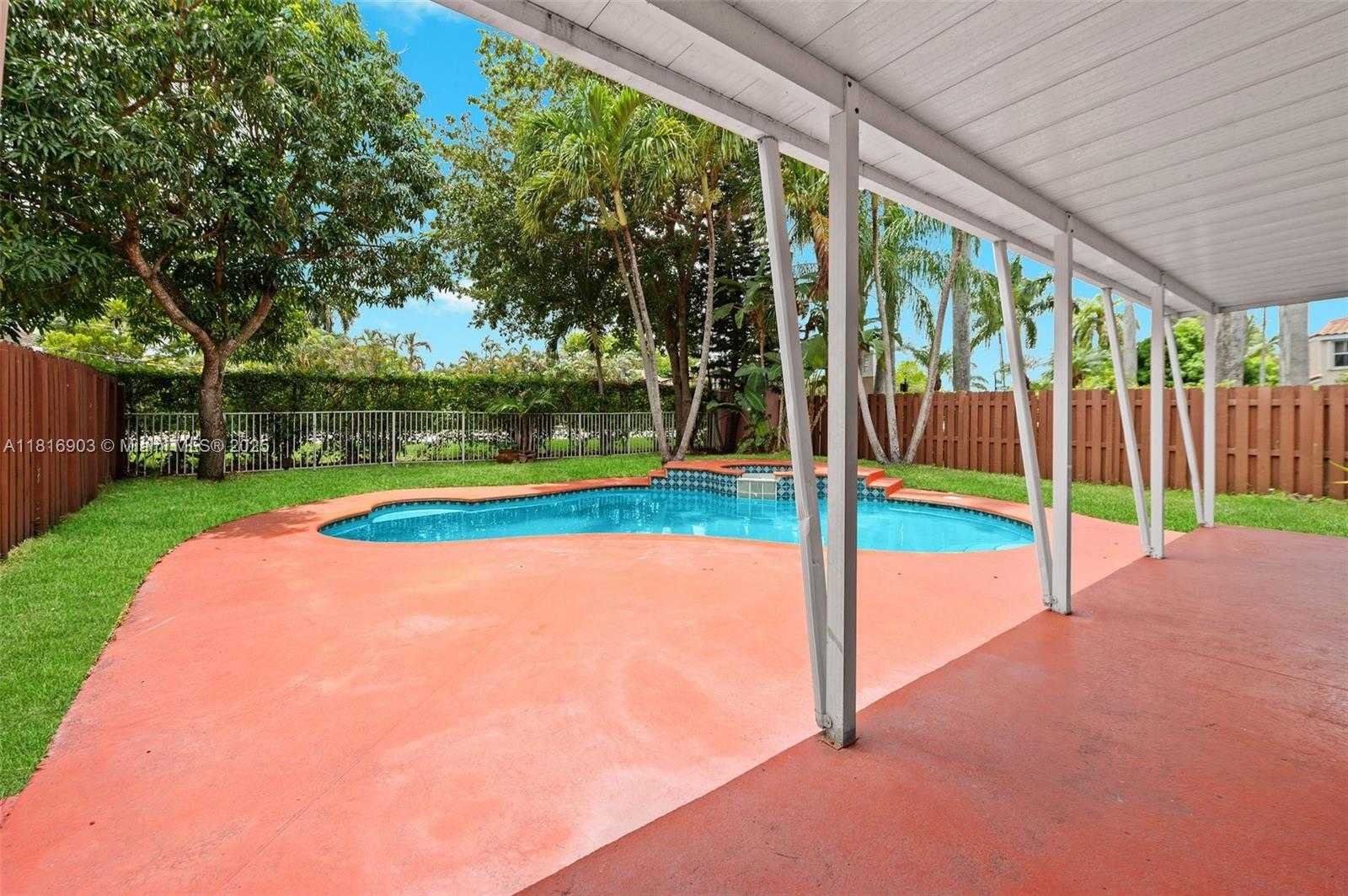 Small Image of 4333 SOUTH WEST 84TH TER, Davie Number 6