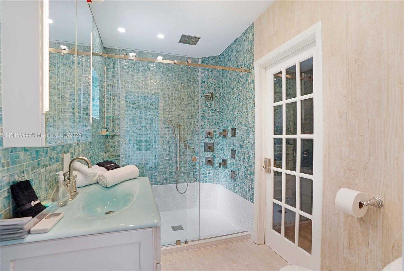 Small Image of 314 OREGON ST, Hollywood Number 13