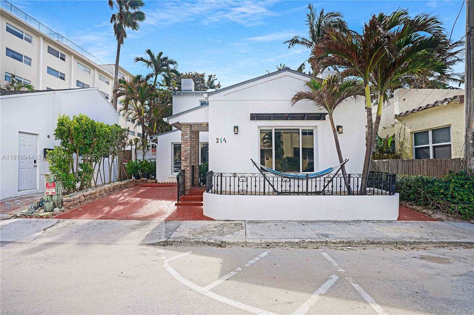 Small Image of 314 OREGON ST, Hollywood Number 14