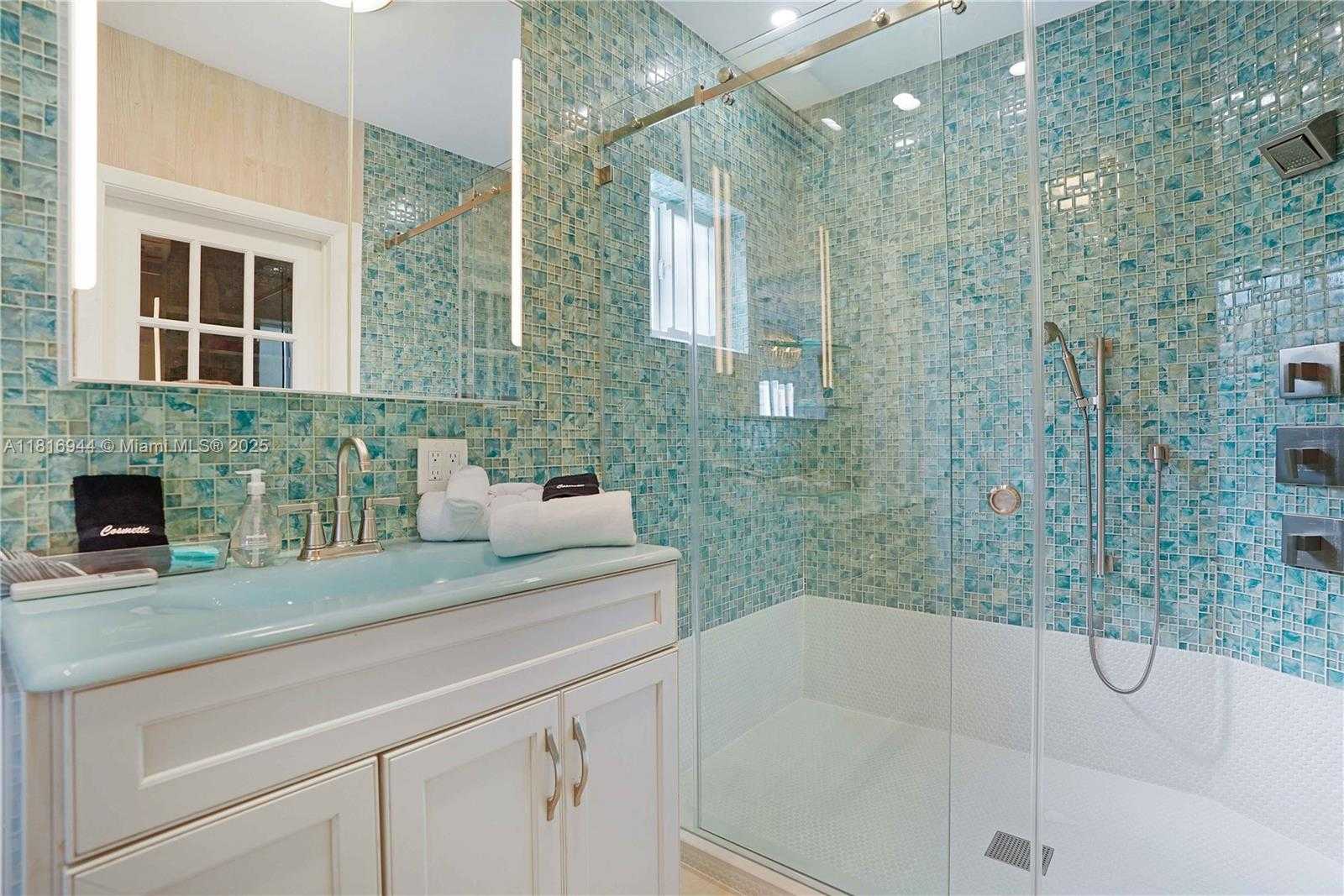 Small Image of 314 OREGON ST, Hollywood Number 17