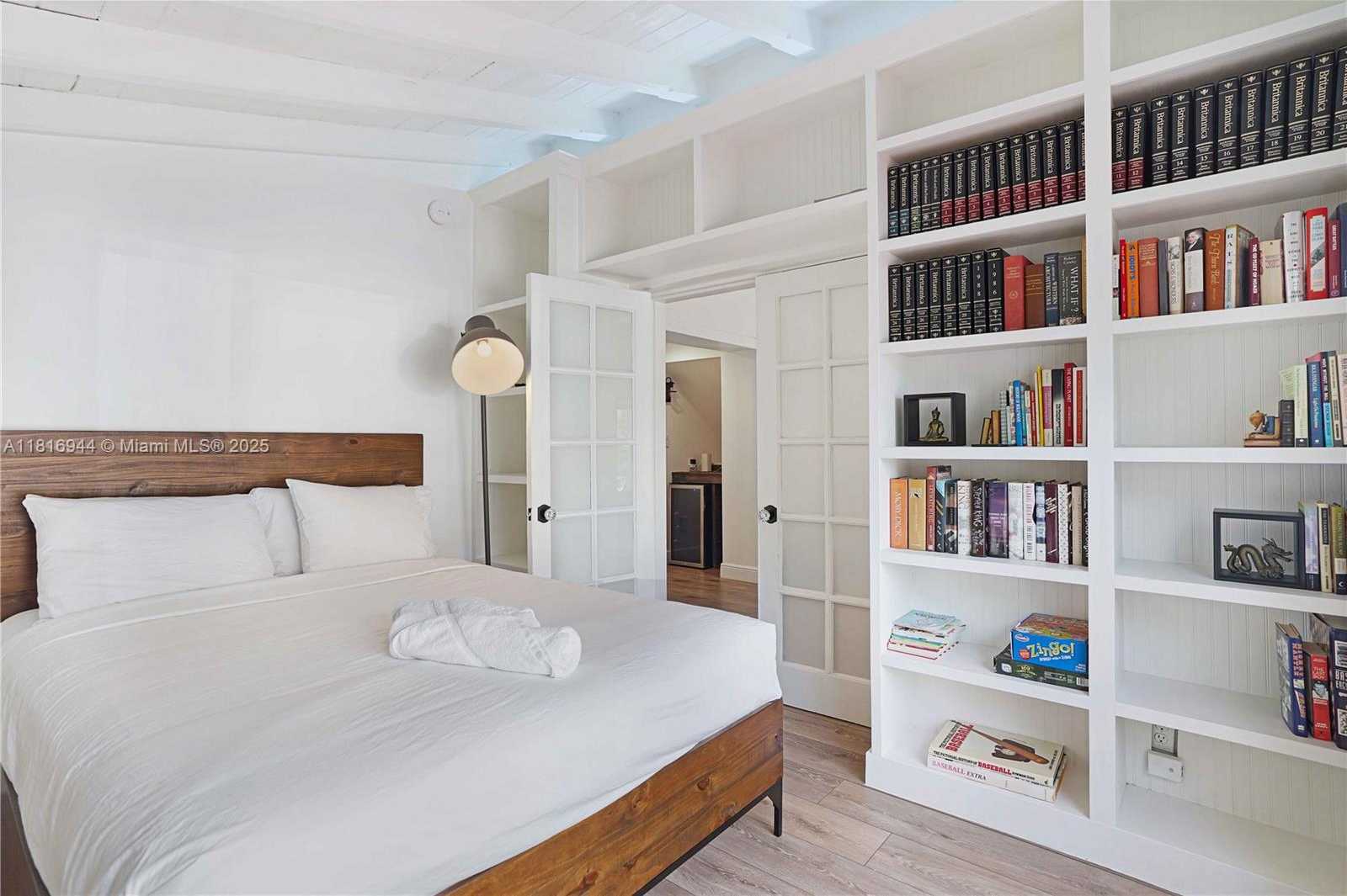 Small Image of 314 OREGON ST, Hollywood Number 21