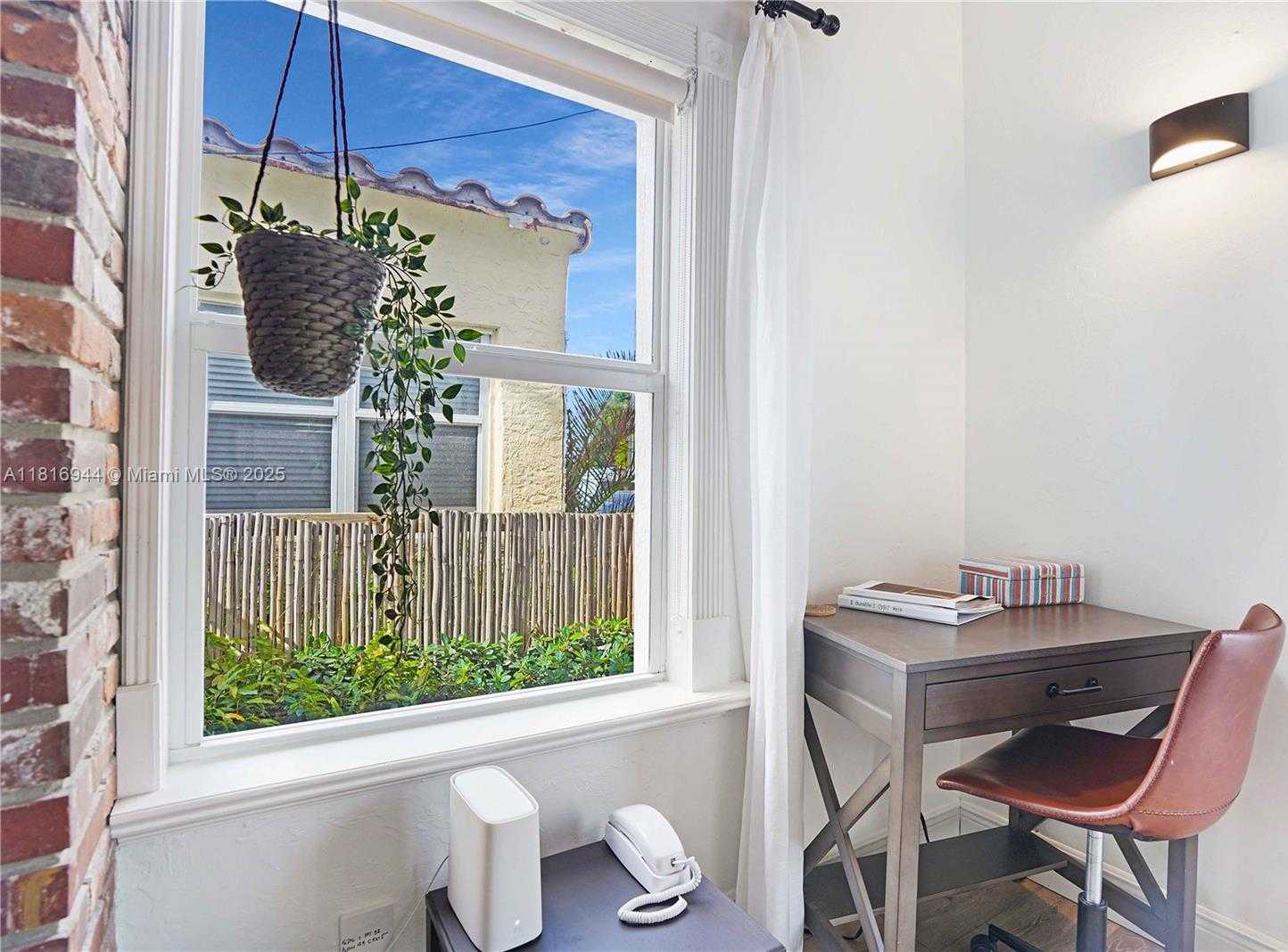 Small Image of 314 OREGON ST, Hollywood Number 29