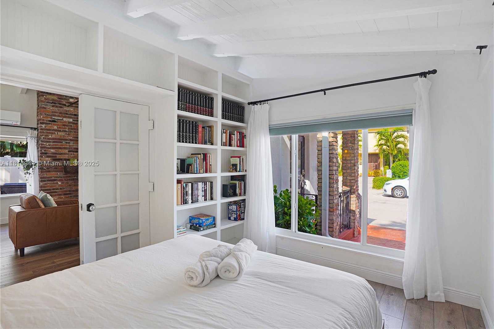 Small Image of 314 OREGON ST, Hollywood Number 36