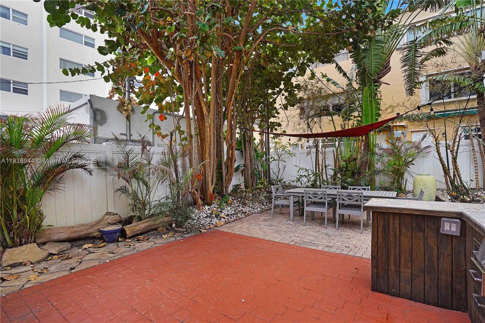 Small Image of 314 OREGON ST, Hollywood Number 8