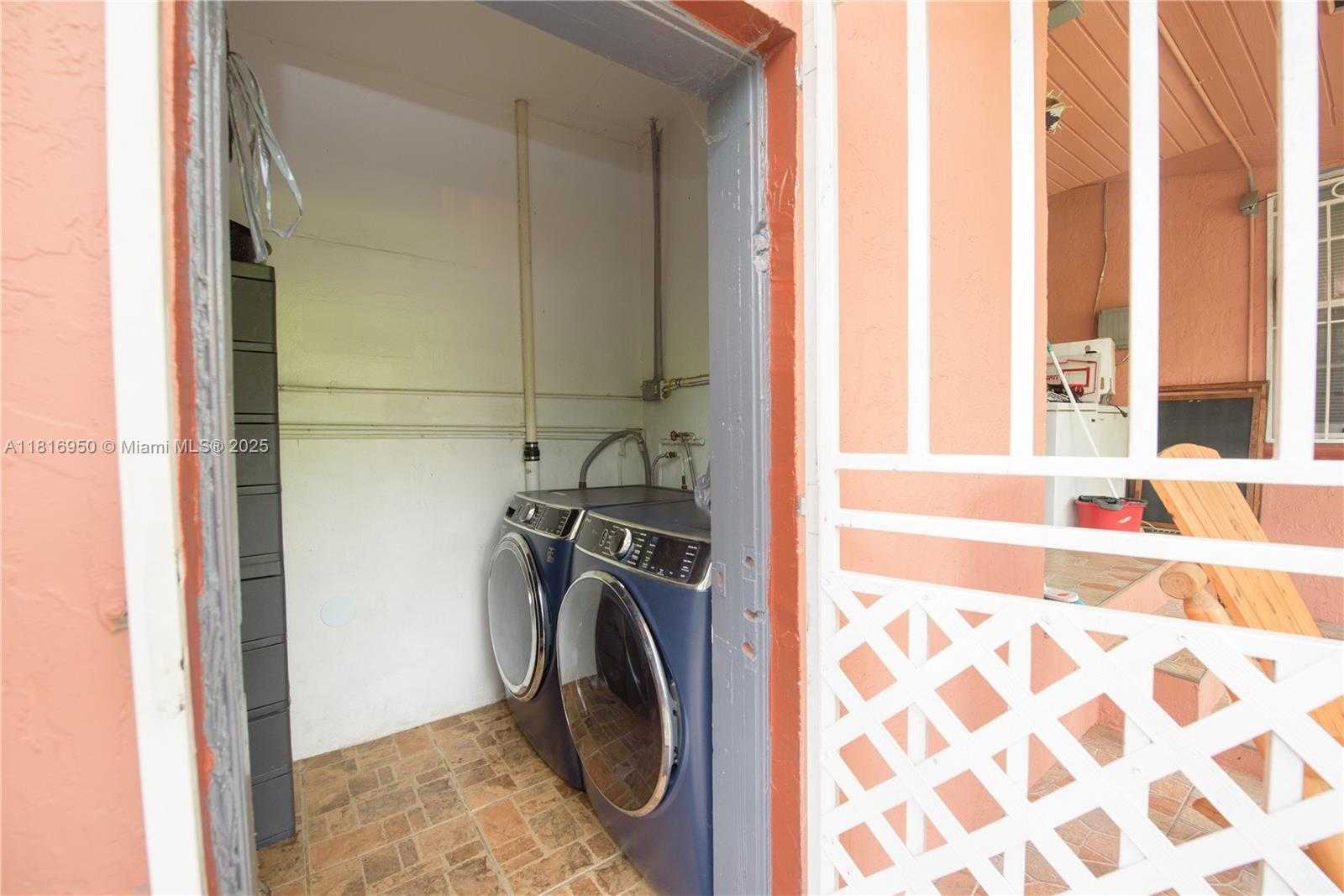 Small Image of 916 NORTH WEST 3RD AVE, Homestead Number 13